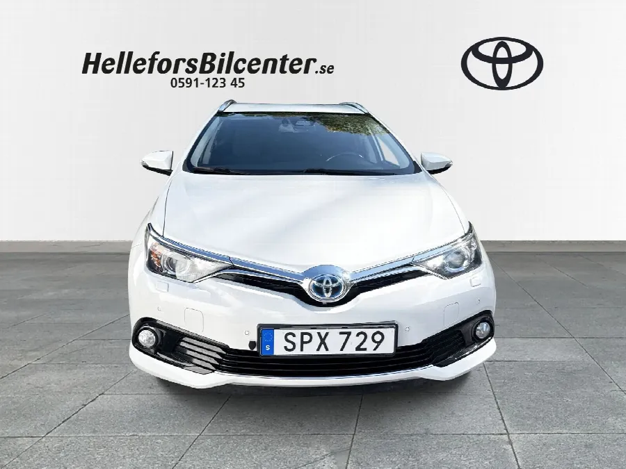 Toyota Auris Touring Sports Hybrid TS Intense edt P-sensorer Motorv Vhjul, bild 5 av 12