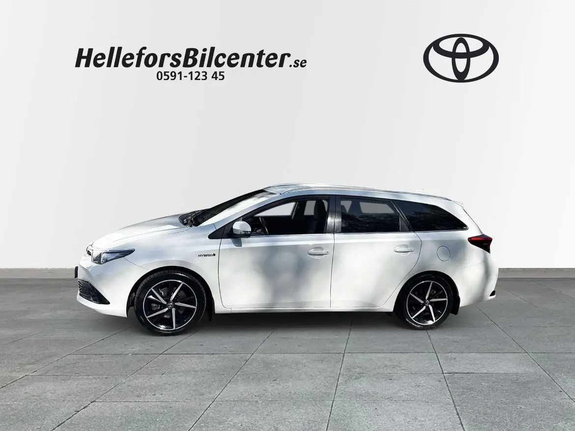 Toyota Auris Touring Sports Hybrid TS Intense edt P-sensorer Motorv Vhjul, bild 3 av 12