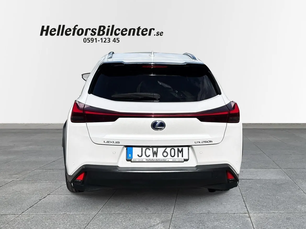 Lexus UX 250h UX25h 184hk Comfort Teknik P-sensorer F+B Carplay Rattvärme Vhjul, bild 4 av 12