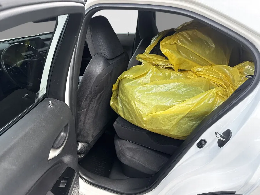 Lexus UX 250h UX25h 184hk Comfort Teknik P-sensorer F+B Carplay Rattvärme Vhjul, bild 11 av 12