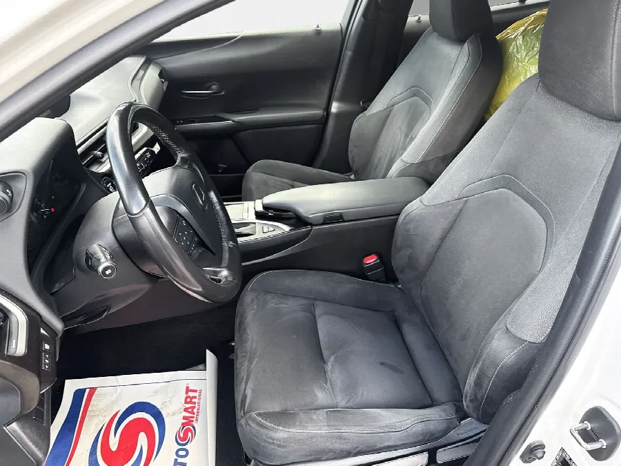 Lexus UX 250h UX25h 184hk Comfort Teknik P-sensorer F+B Carplay Rattvärme Vhjul, bild 12 av 12