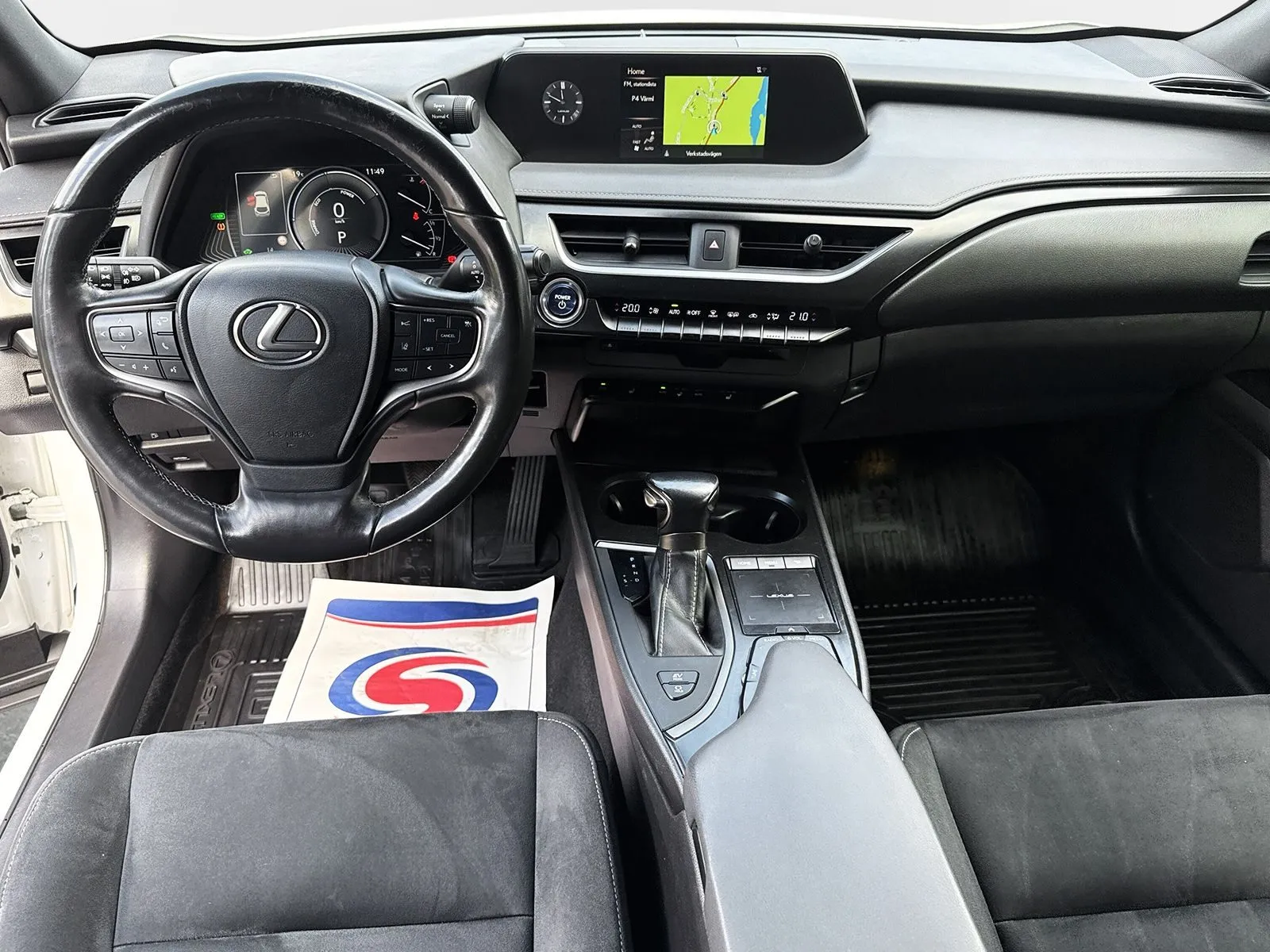Lexus UX 250h UX25h 184hk Comfort Teknik P-sensorer F+B Carplay Rattvärme Vhjul, bild 8 av 12