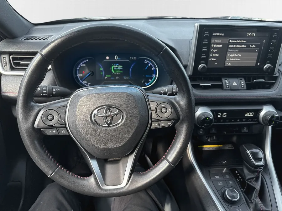 Toyota RAV4 Laddhybrid 306hk AWD-i Drag Motorv Ledramp Carplay Vhjul, bild 9 av 12