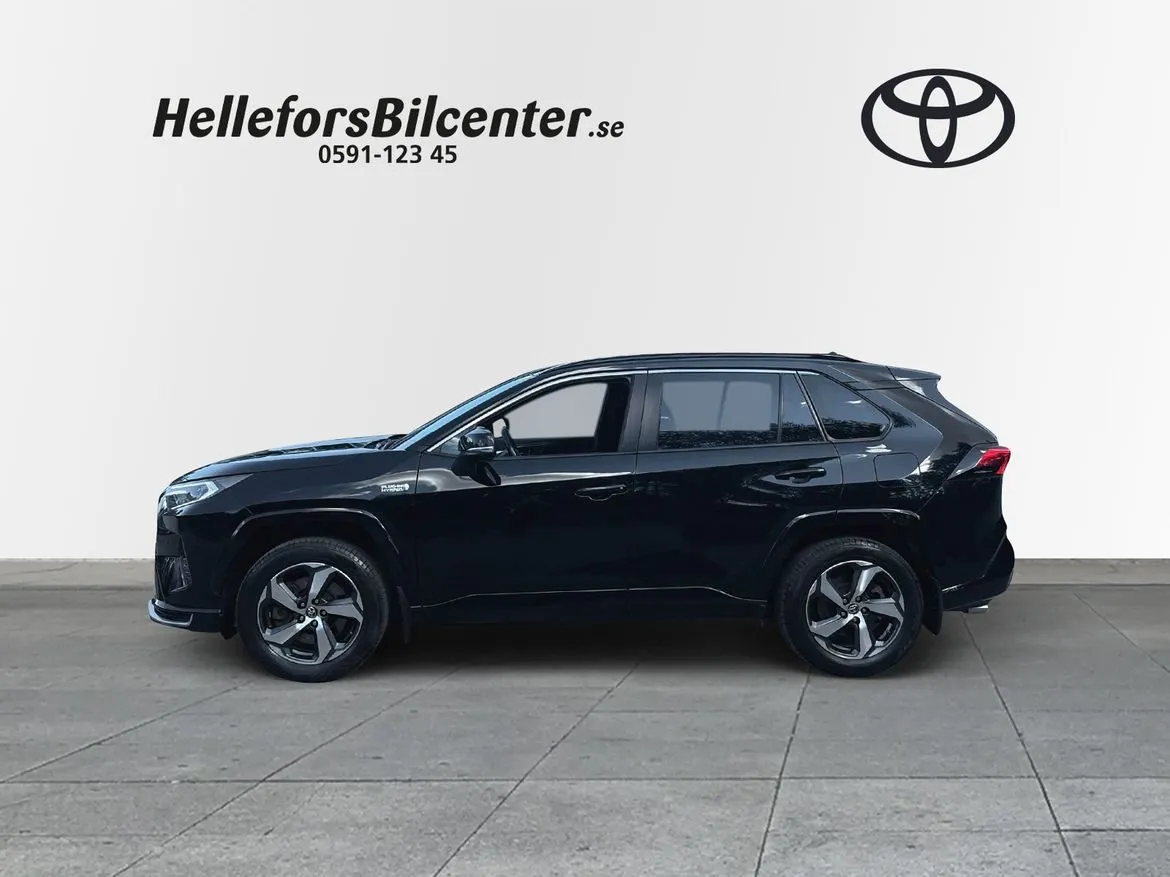 Toyota RAV4 Laddhybrid 306hk AWD-i Drag Motorv Ledramp Carplay Vhjul, bild 3 av 12