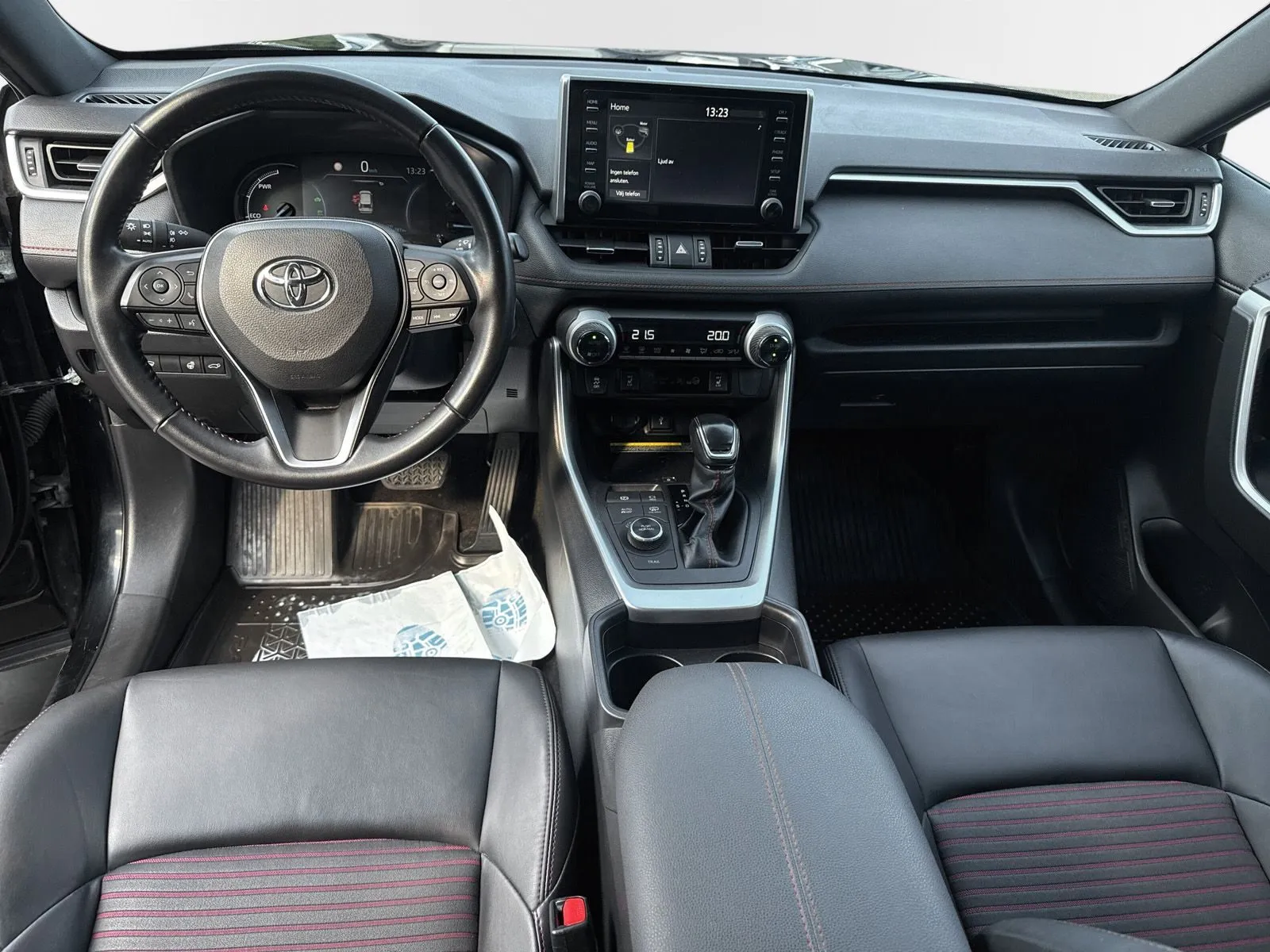 Toyota RAV4 Laddhybrid 306hk AWD-i Drag Motorv Ledramp Carplay Vhjul, bild 8 av 12