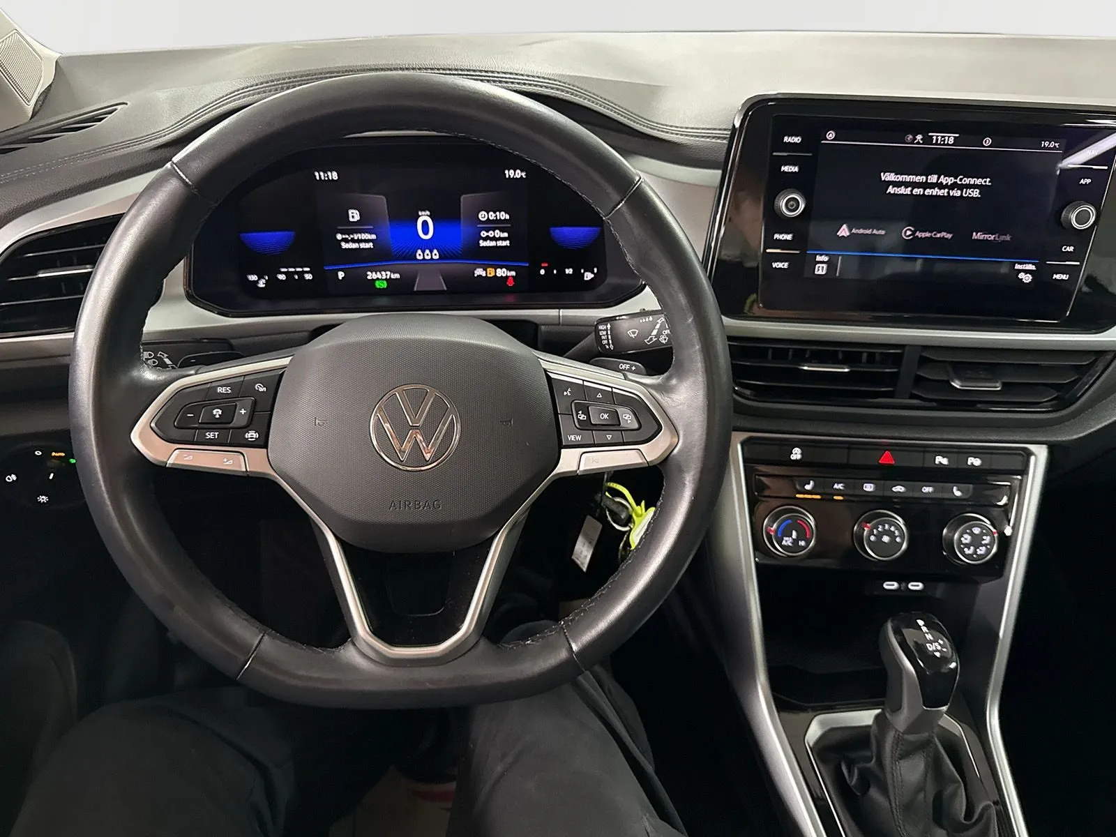 Volkswagen T-Roc VW 150hk AUT Motorv P-sensorer fram+bak Vinterhjul Carplay, bild 9 av 12