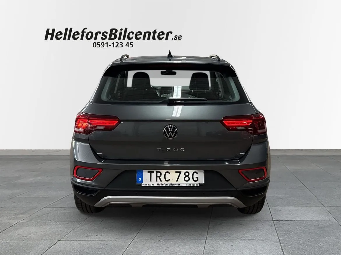 Volkswagen T-Roc VW 150hk AUT Motorv P-sensorer fram+bak Vinterhjul Carplay, bild 4 av 12