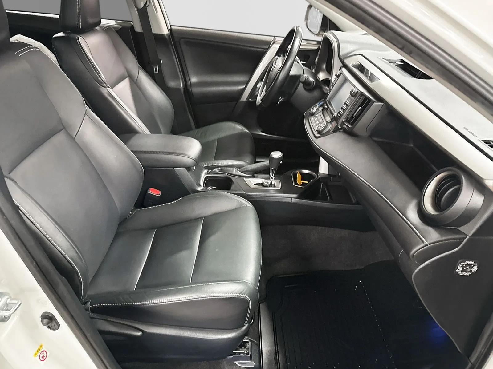 Toyota RAV4 Hybrid 200hk AWD-i Executiv Webasto Skinn 360kamera, bild 6 av 12