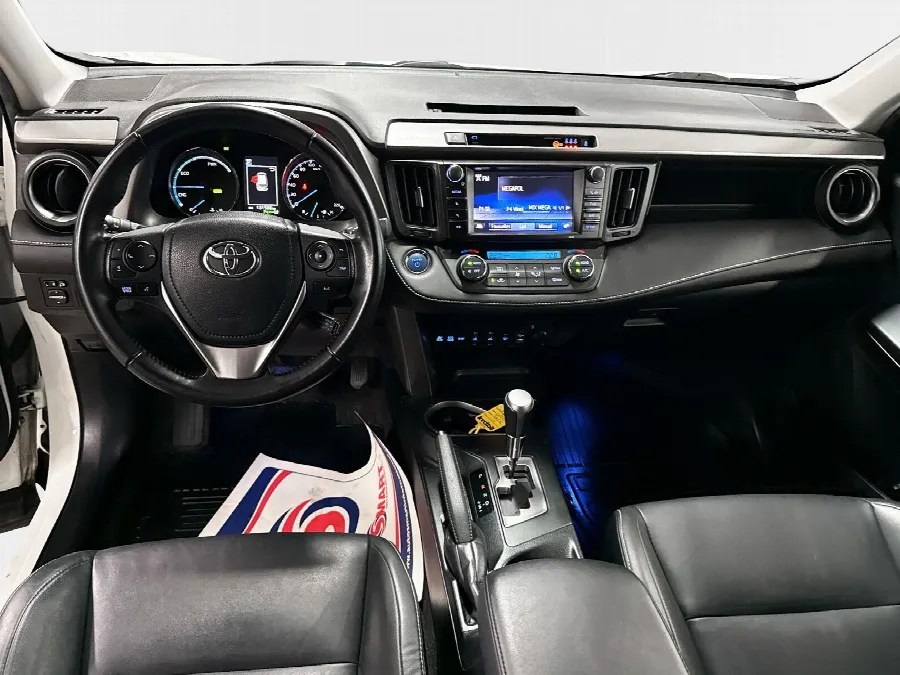 Toyota RAV4 Hybrid 200hk AWD-i Executiv Webasto Skinn 360kamera, bild 8 av 12