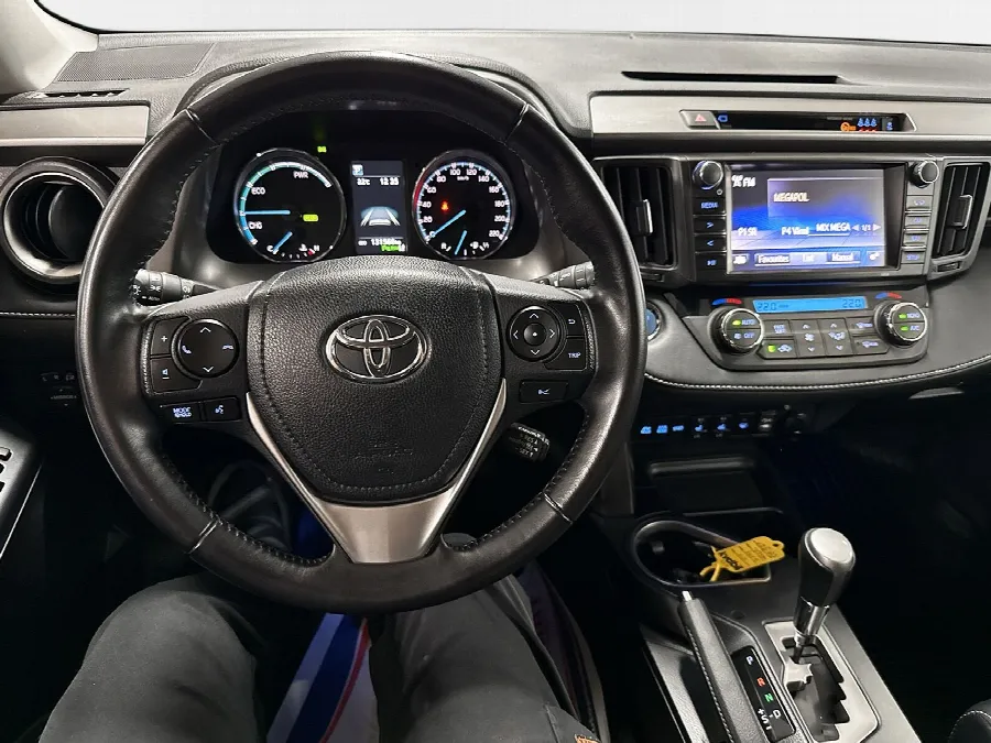 Toyota RAV4 Hybrid 200hk AWD-i Executiv Webasto Skinn 360kamera, bild 9 av 12