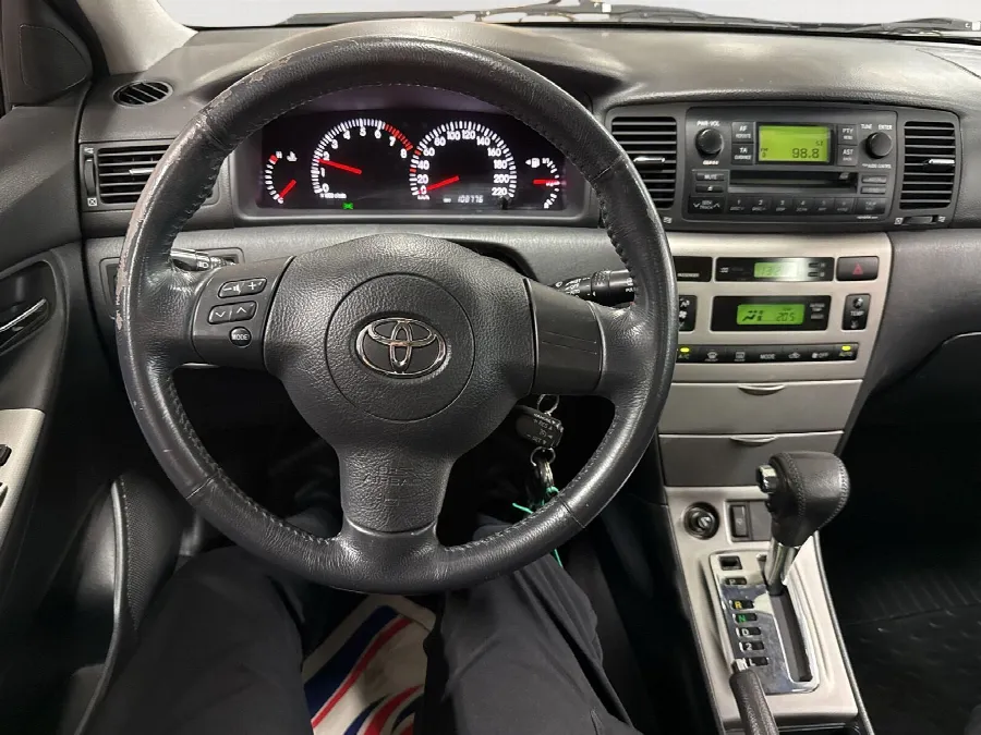 Toyota Corolla Sedan 1,6 Automat SOL Drag Motorv, bild 9 av 12