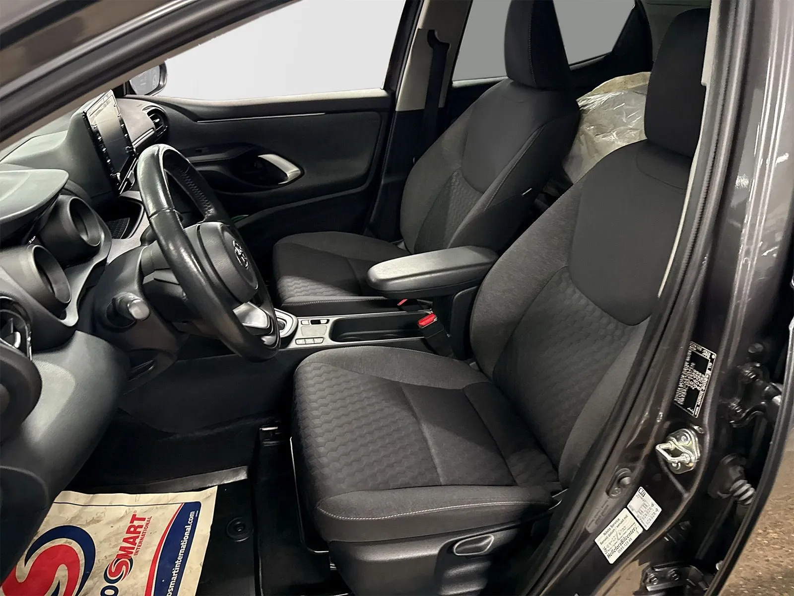 Toyota Yaris Hybrid Active Plus Motorv Vhjul Vhjul Carplay Rattv, bild 12 av 12