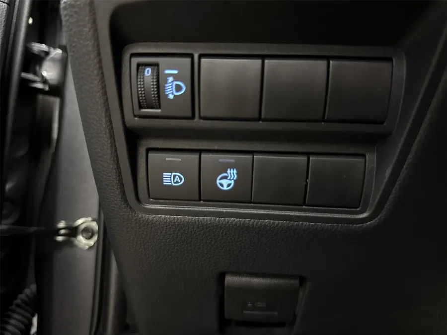 Toyota Yaris Hybrid Active Plus Motorv Vhjul Vhjul Carplay Rattv, bild 6 av 12