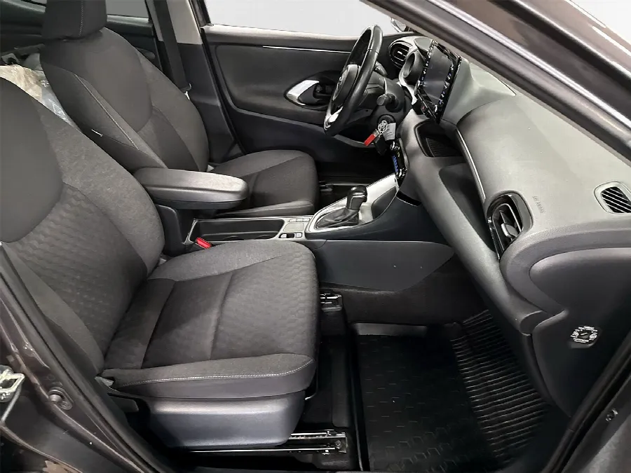 Toyota Yaris Hybrid Active Plus Motorv Vhjul Vhjul Carplay Rattv, bild 7 av 12