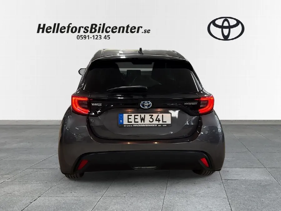Toyota Yaris Hybrid Active Plus Motorv Vhjul Vhjul Carplay Rattv, bild 4 av 12