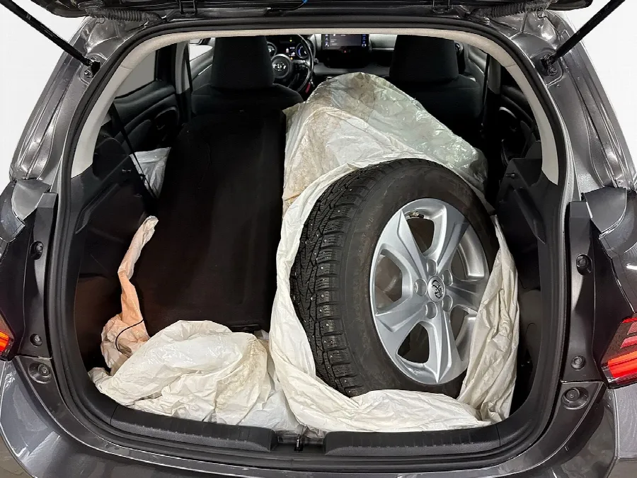 Toyota Yaris Hybrid Active Plus Motorv Vhjul Vhjul Carplay Rattv, bild 10 av 12