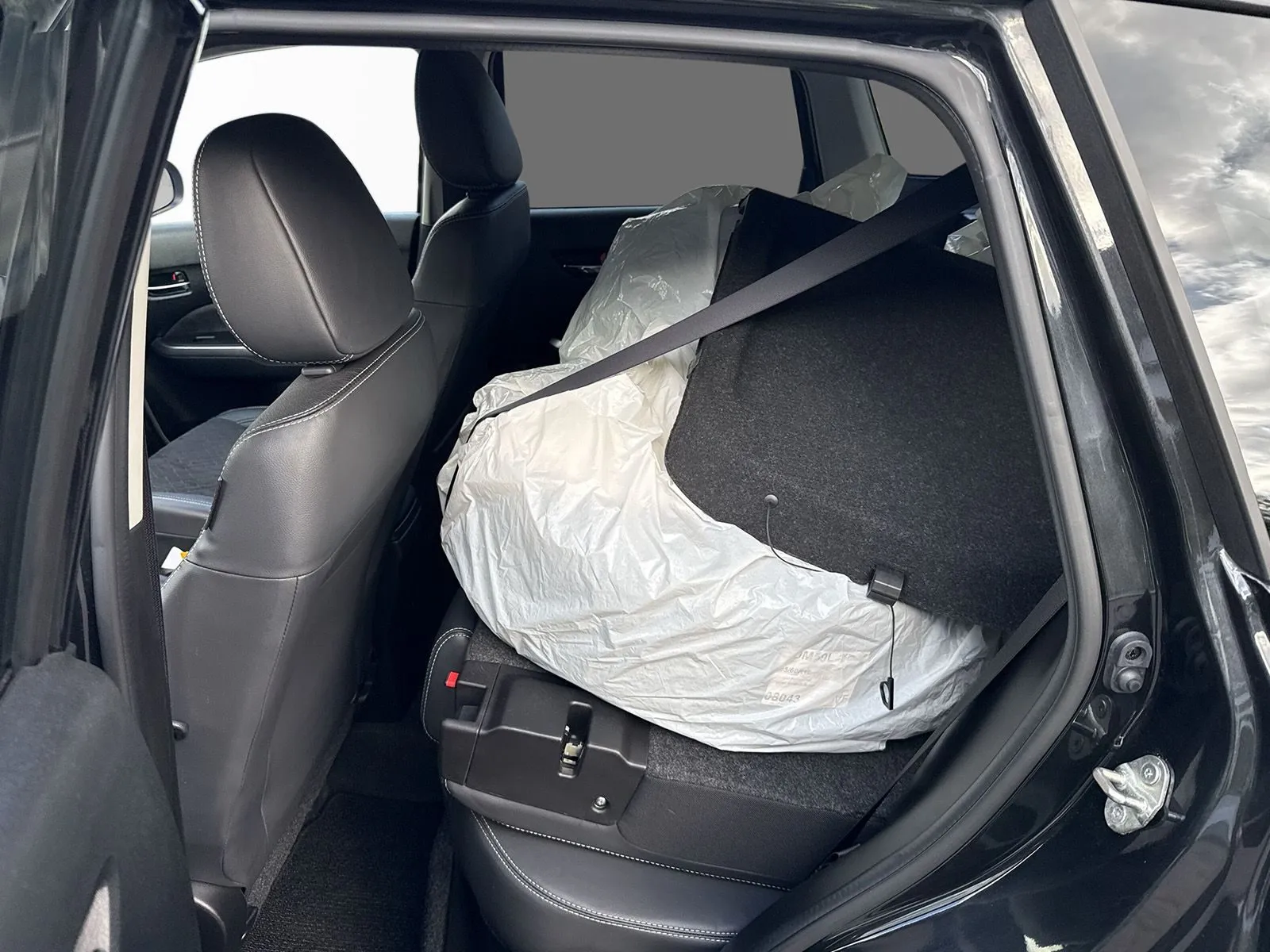 Suzuki Vitara HEV AllGrip AWD AUT Inclusive Drag Motorv Vhjul, bild 11 av 12