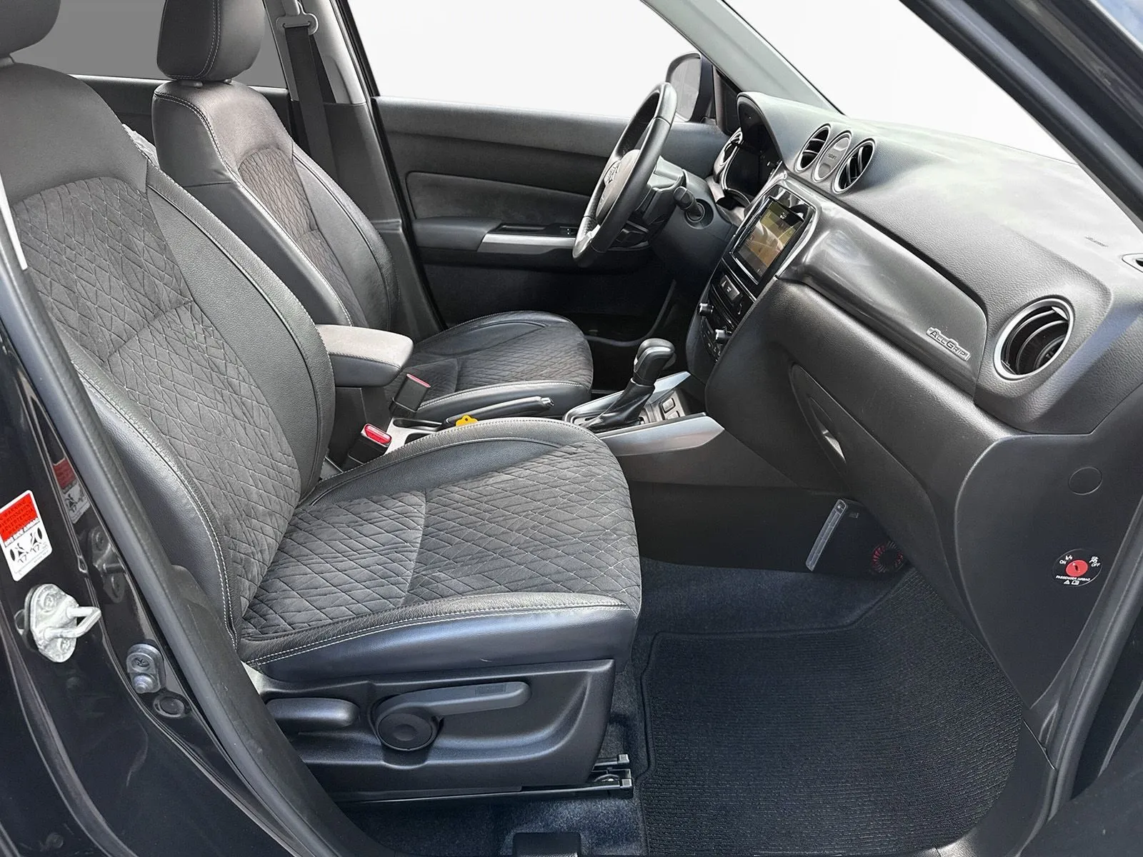Suzuki Vitara HEV AllGrip AWD AUT Inclusive Drag Motorv Vhjul, bild 6 av 12
