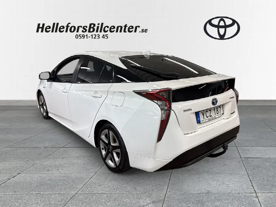 Toyota Prius Hybrid DRAG Motorv Vhjul HUD BSM, bild 2 av 12