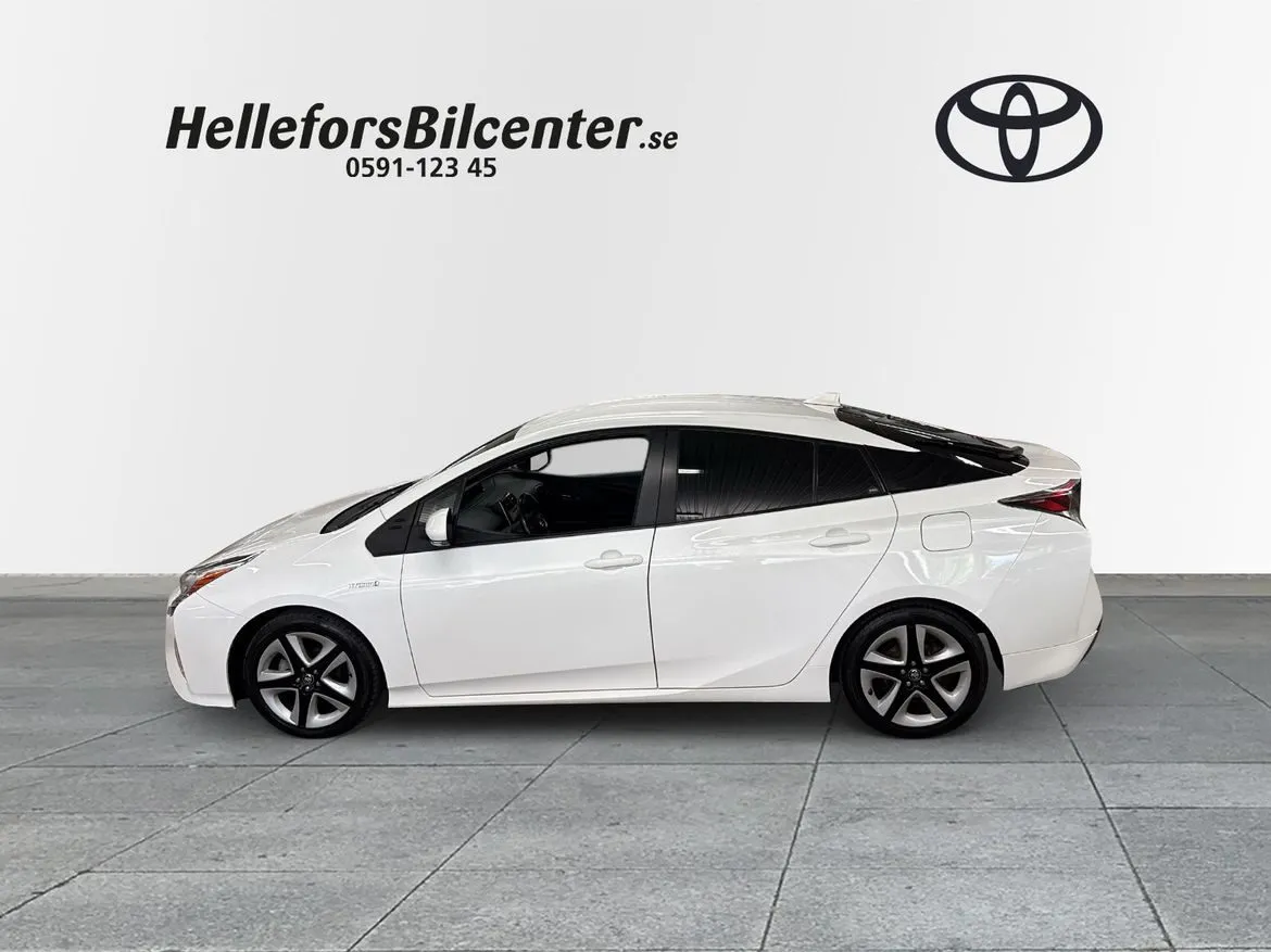 Toyota Prius Hybrid DRAG Motorv Vhjul HUD BSM, bild 3 av 12