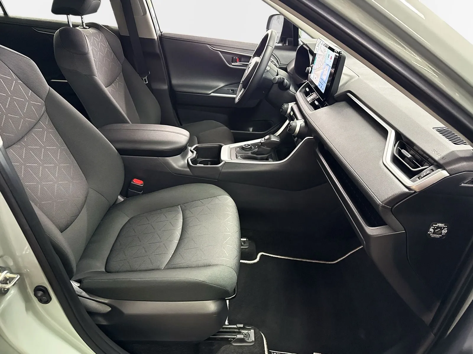 Toyota RAV4 Hybrid AWD-i 222hk Active Komfort Värmare med app Carplay Android au, bild 6 av 12