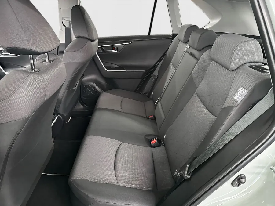 Toyota RAV4 Hybrid AWD-i 222hk Active Komfort Värmare med app Carplay Android au, bild 11 av 12