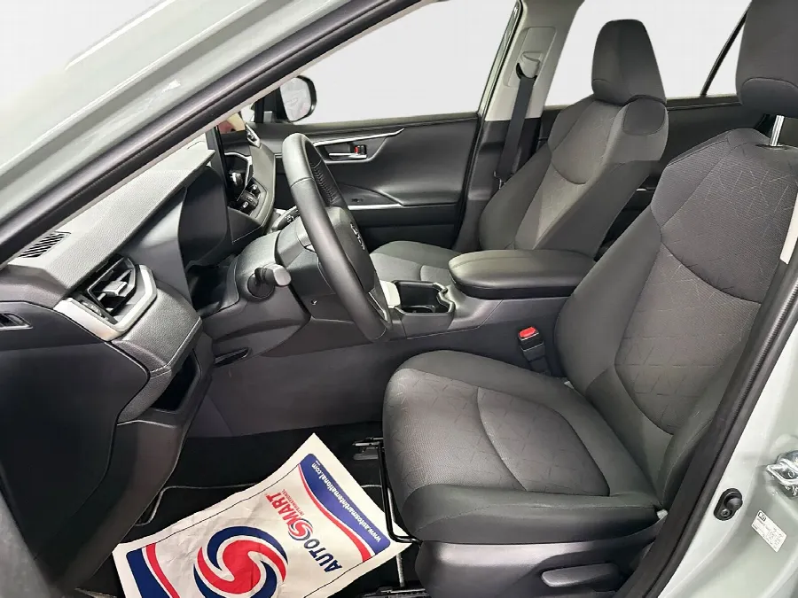 Toyota RAV4 Hybrid AWD-i 222hk Active Komfort Värmare med app Carplay Android au, bild 12 av 12