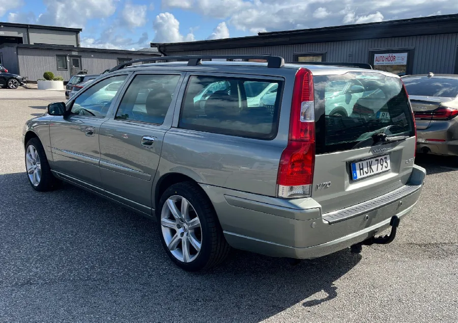 Volvo V70 2.4D Classic, Momentum II 2007, bild 4 av 12