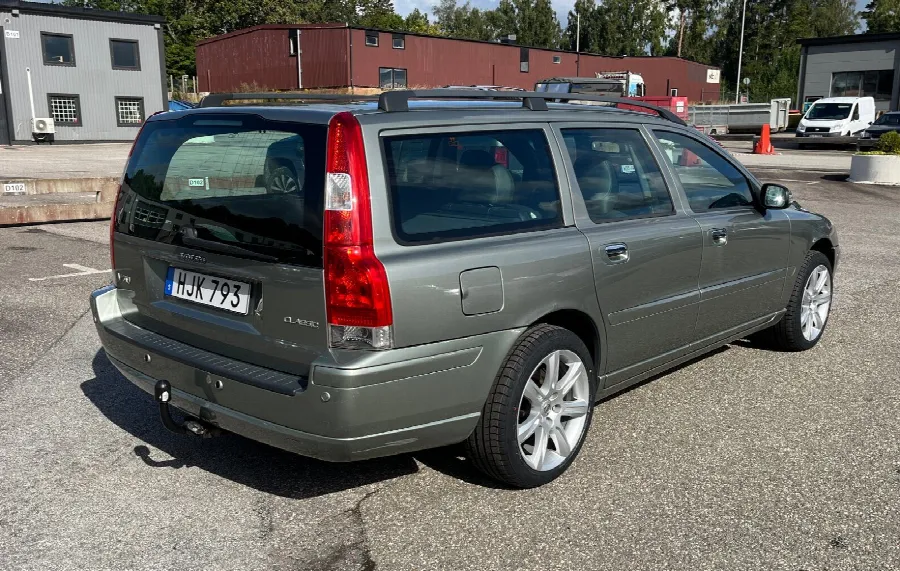 Volvo V70 2.4D Classic, Momentum II 2007, bild 3 av 12