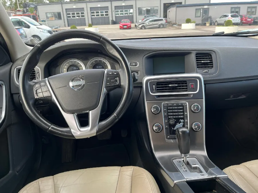 Volvo V60 I 2011 T4 Powershift Summum, bild 6 av 12