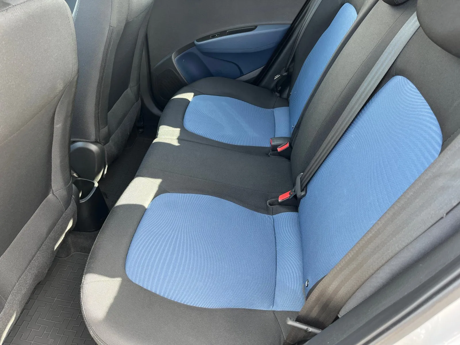 Hyundai i10 II 2016 1.0 ComfortPlus, bild 7 av 12