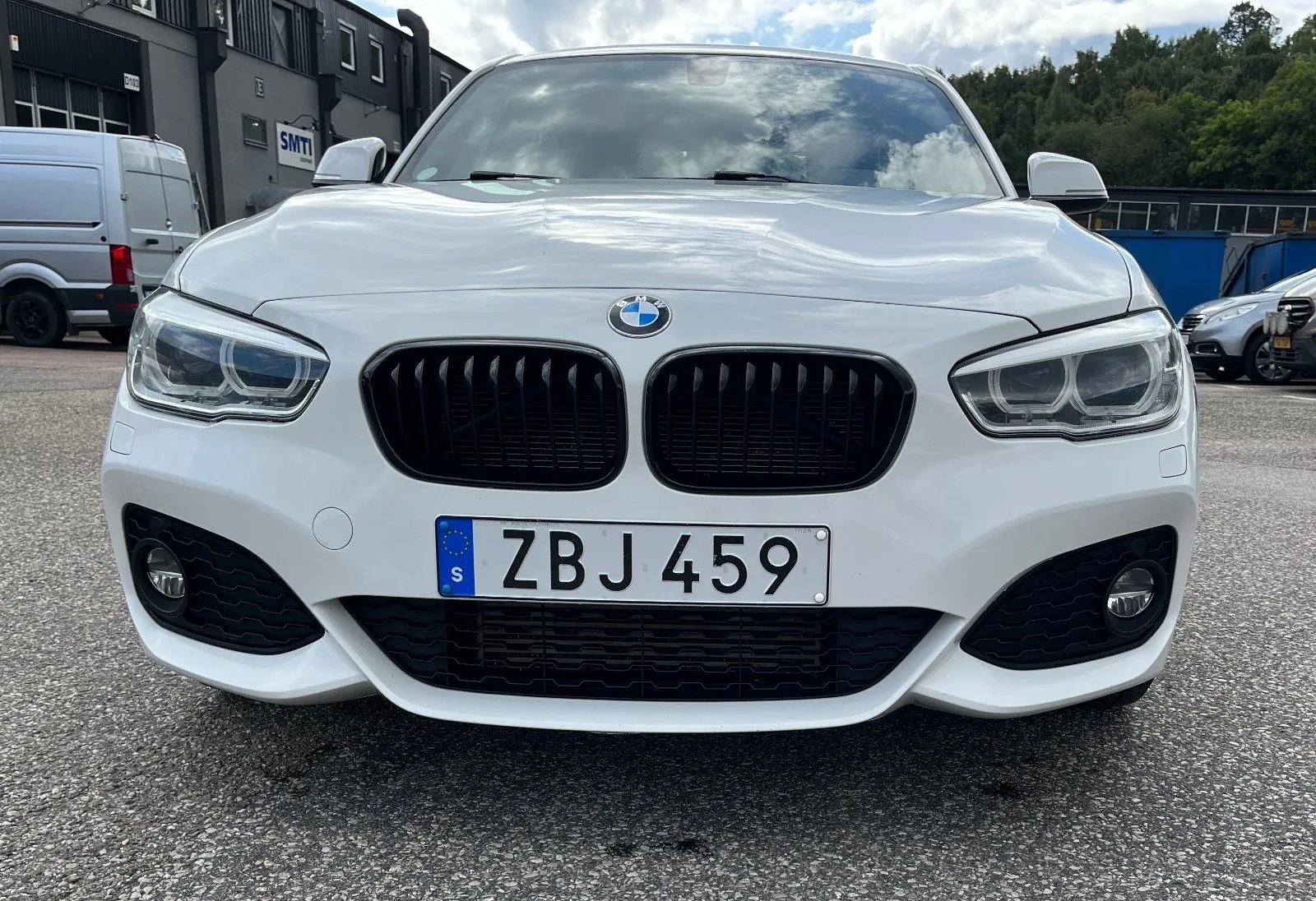 BMW 118i 5-dörrars M Sport, bild 7 av 11
