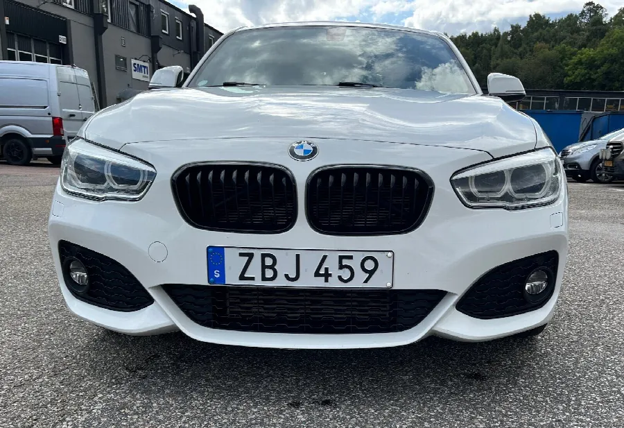 BMW 118i 5-dörrars M Sport, bild 7 av 11