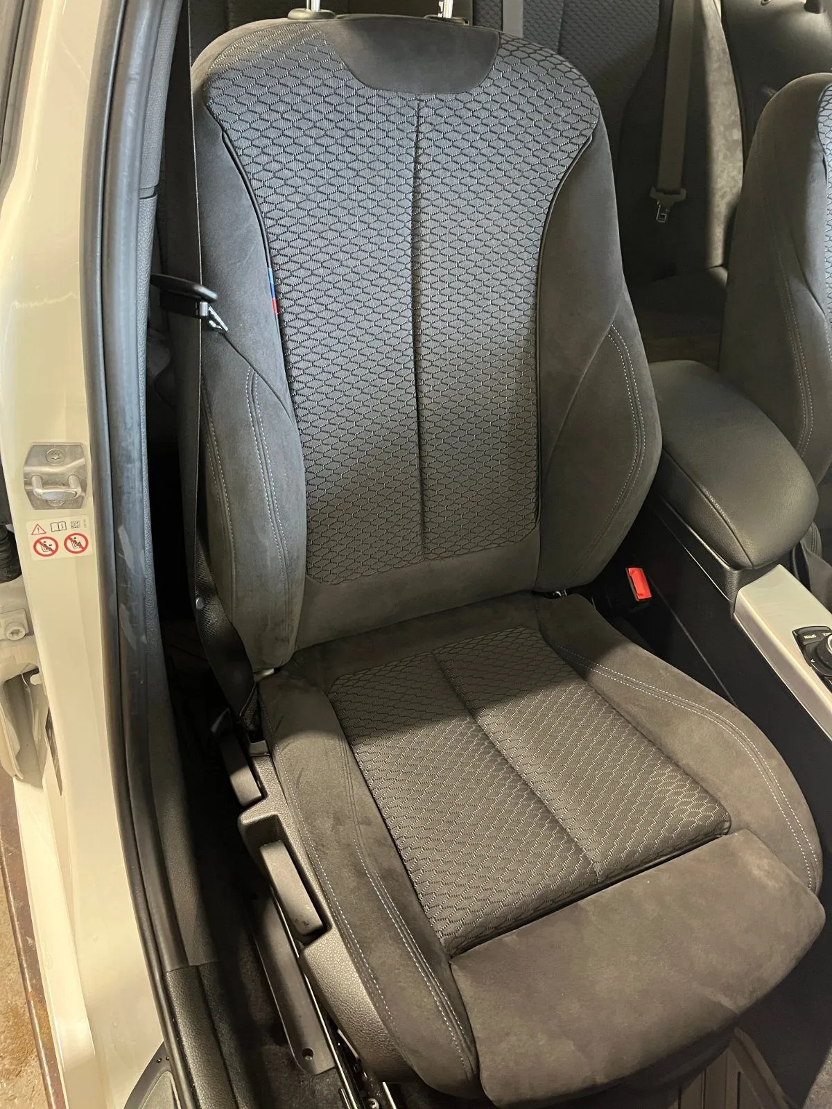 BMW 118i 5-dörrars M Sport, bild 10 av 11