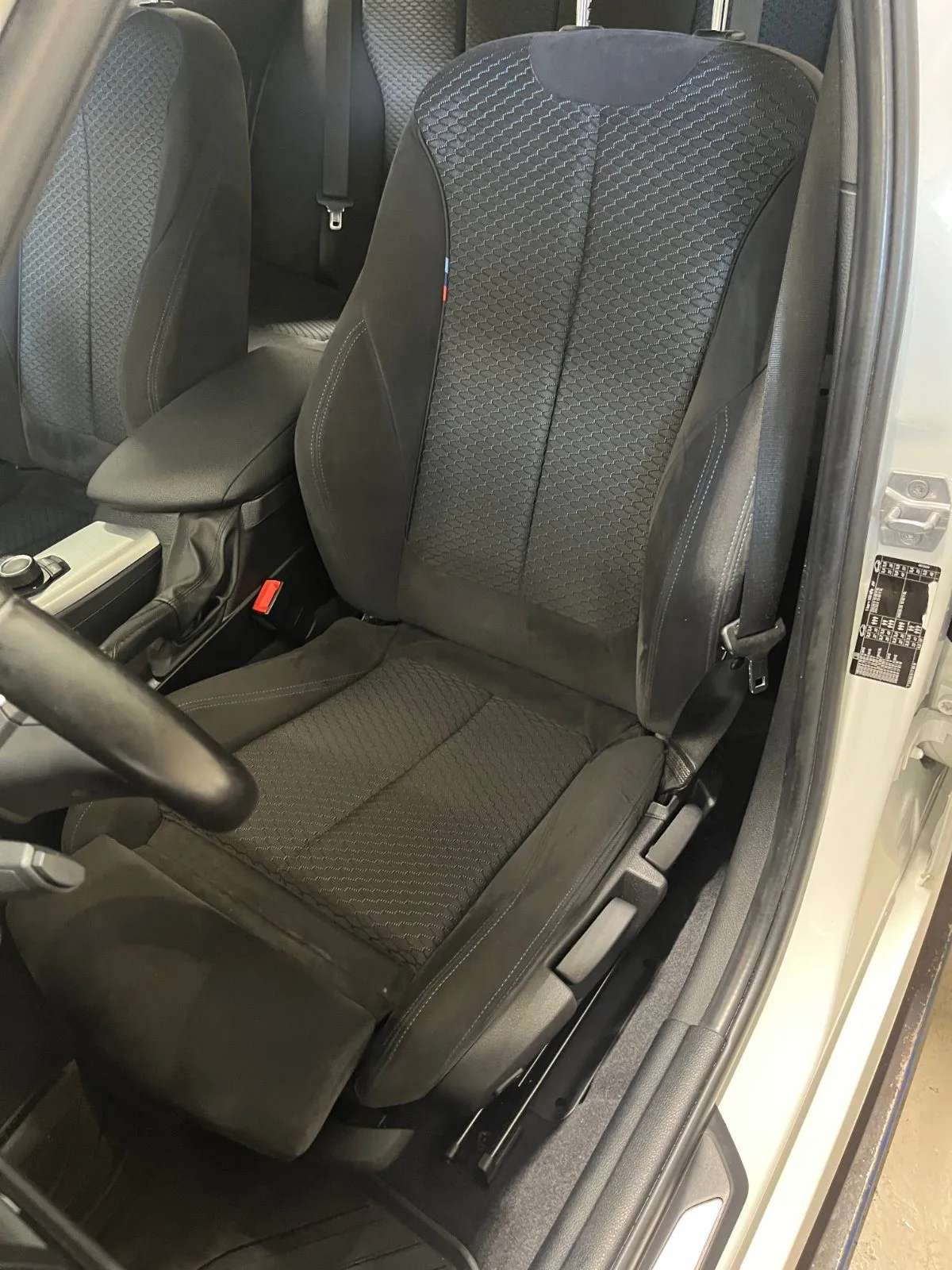BMW 118i 5-dörrars M Sport, bild 11 av 11