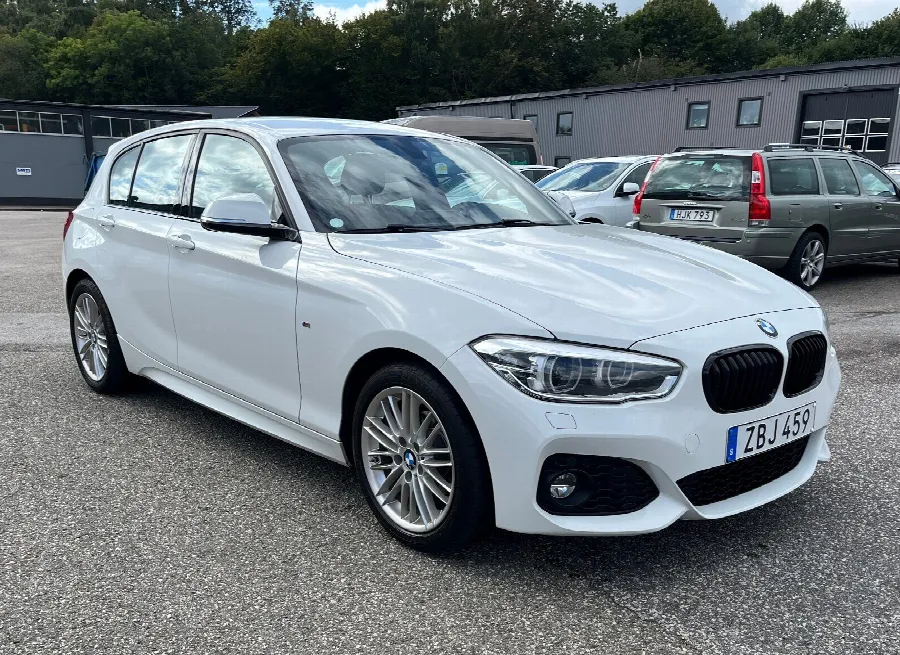 BMW 118i 5-dörrars M Sport, bild 2 av 11