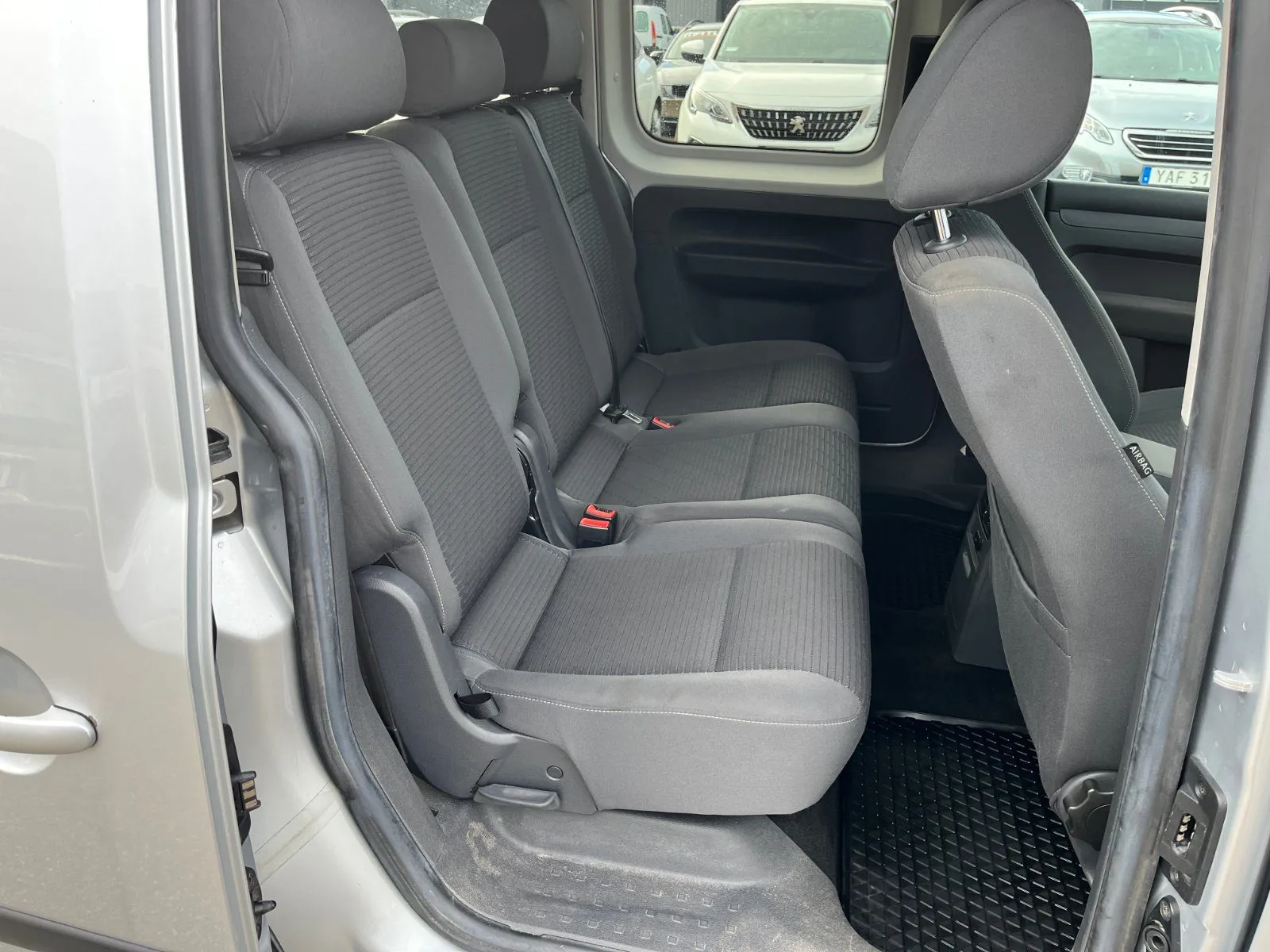Volkswagen Caddy III 2012 1.6 TDI DPF, bild 6 av 11