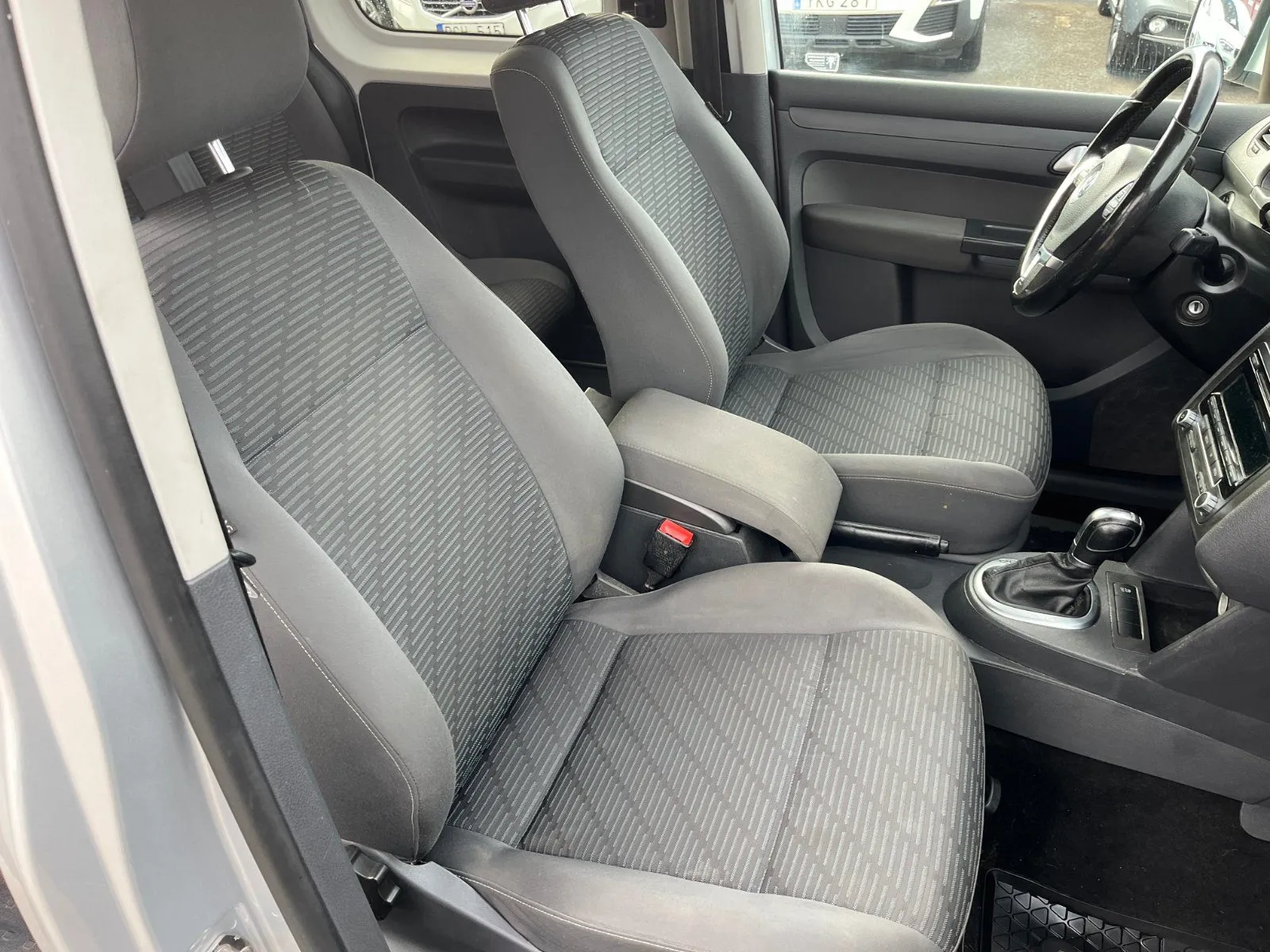 Volkswagen Caddy III 2012 1.6 TDI DPF, bild 7 av 11