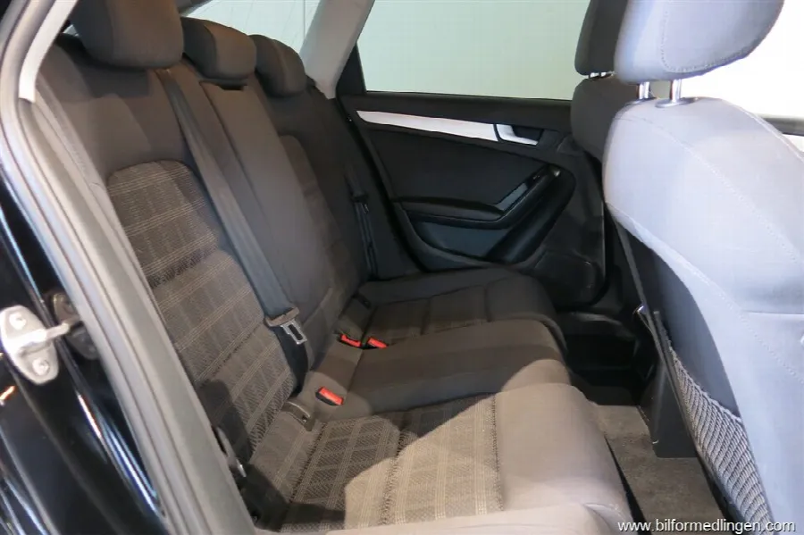 Audi A4 2.0 TDI Quattro 150hk S Line Drag, bild 9 av 12