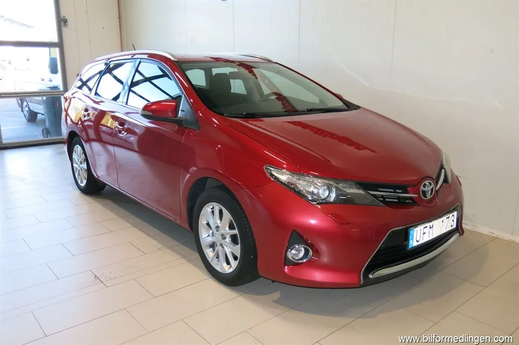 Toyota Auris 1.6 132hk V-Hjul ACC Backkamera, bild 3 av 12