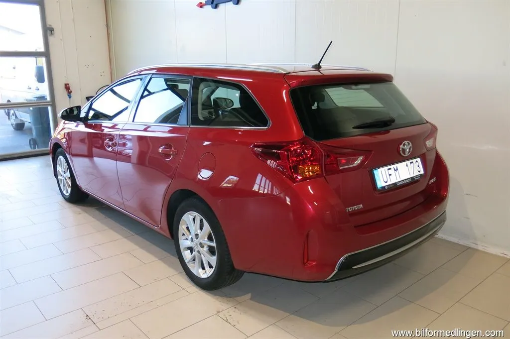 Toyota Auris 1.6 132hk V-Hjul ACC Backkamera, bild 6 av 12