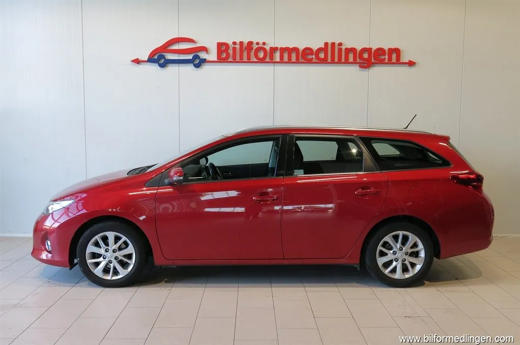 Toyota Auris 1.6 132hk V-Hjul ACC Backkamera, bild 1 av 12