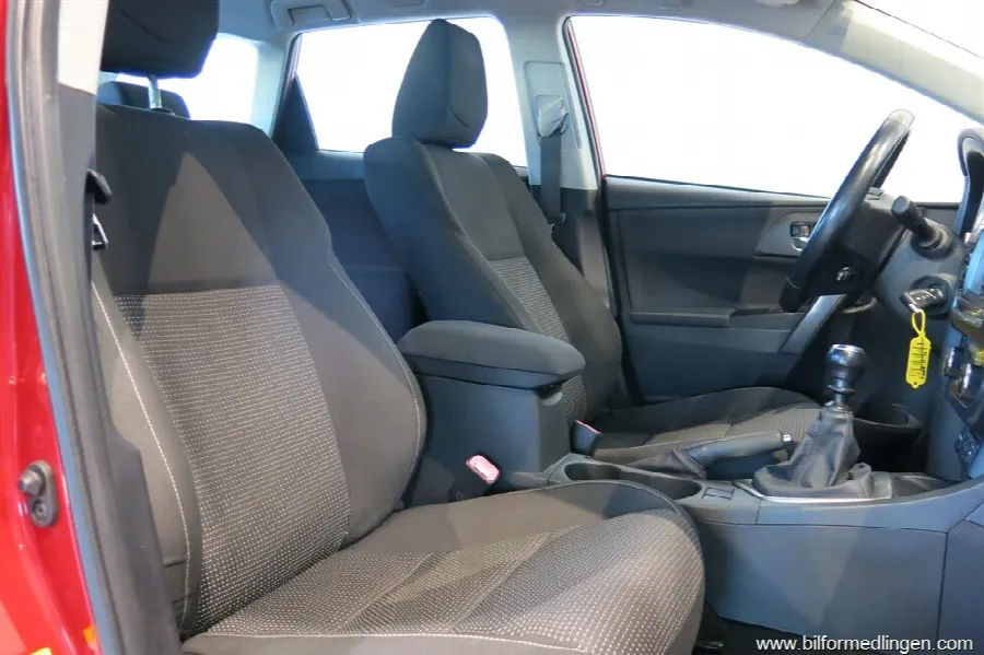 Toyota Auris 1.6 132hk V-Hjul ACC Backkamera, bild 7 av 12