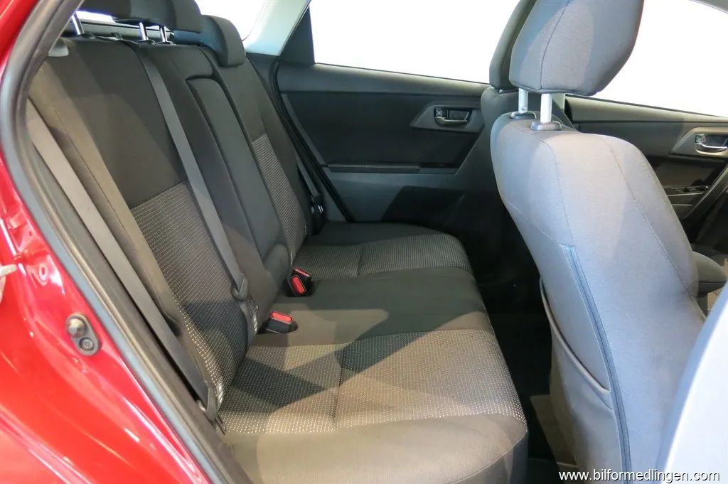 Toyota Auris 1.6 132hk V-Hjul ACC Backkamera, bild 10 av 12