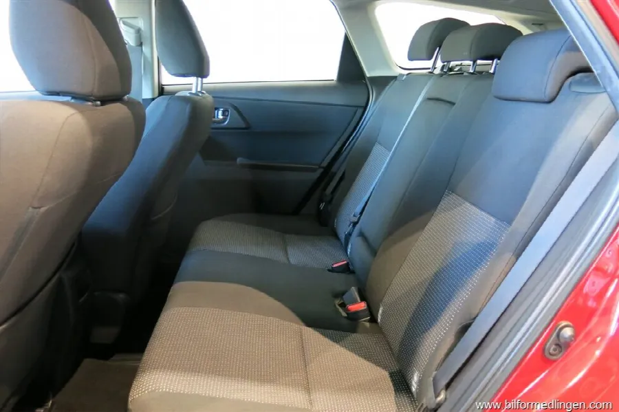 Toyota Auris 1.6 132hk V-Hjul ACC Backkamera, bild 9 av 12