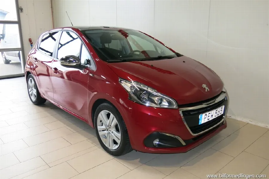 Peugeot 208 1.2 VTi 82hk ACC Panorama, bild 5 av 12