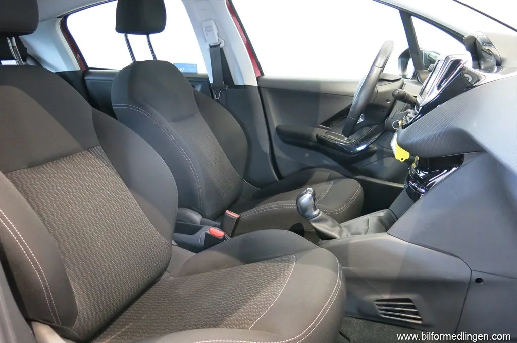Peugeot 208 1.2 VTi 82hk ACC Panorama, bild 7 av 12