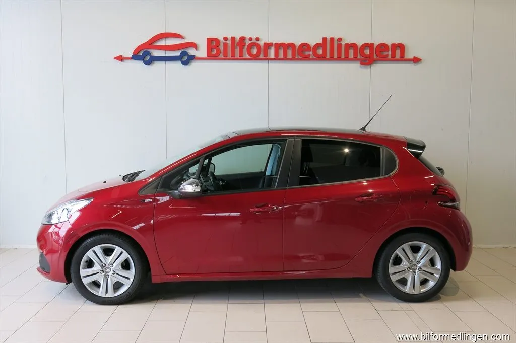 Peugeot 208 1.2 VTi 82hk ACC Panorama, bild 1 av 12