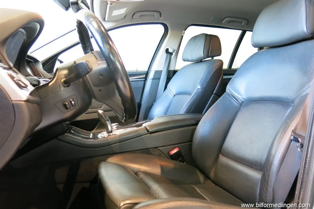 BMW 520 d xDrive 190hk Skinn Navi V-Hjul, bild 10 av 12