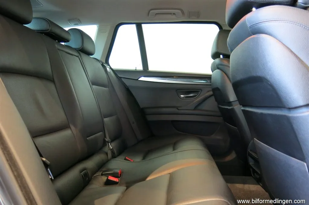 BMW 520 d xDrive 190hk Skinn Navi V-Hjul, bild 8 av 12